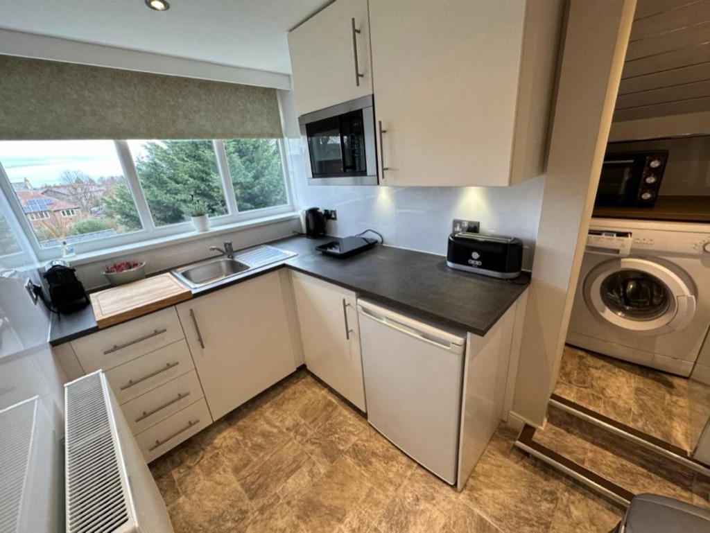 Cheshire Hospitality Ltd Trading As Lennox Lea Studios And Apartments Sale Exterior foto
