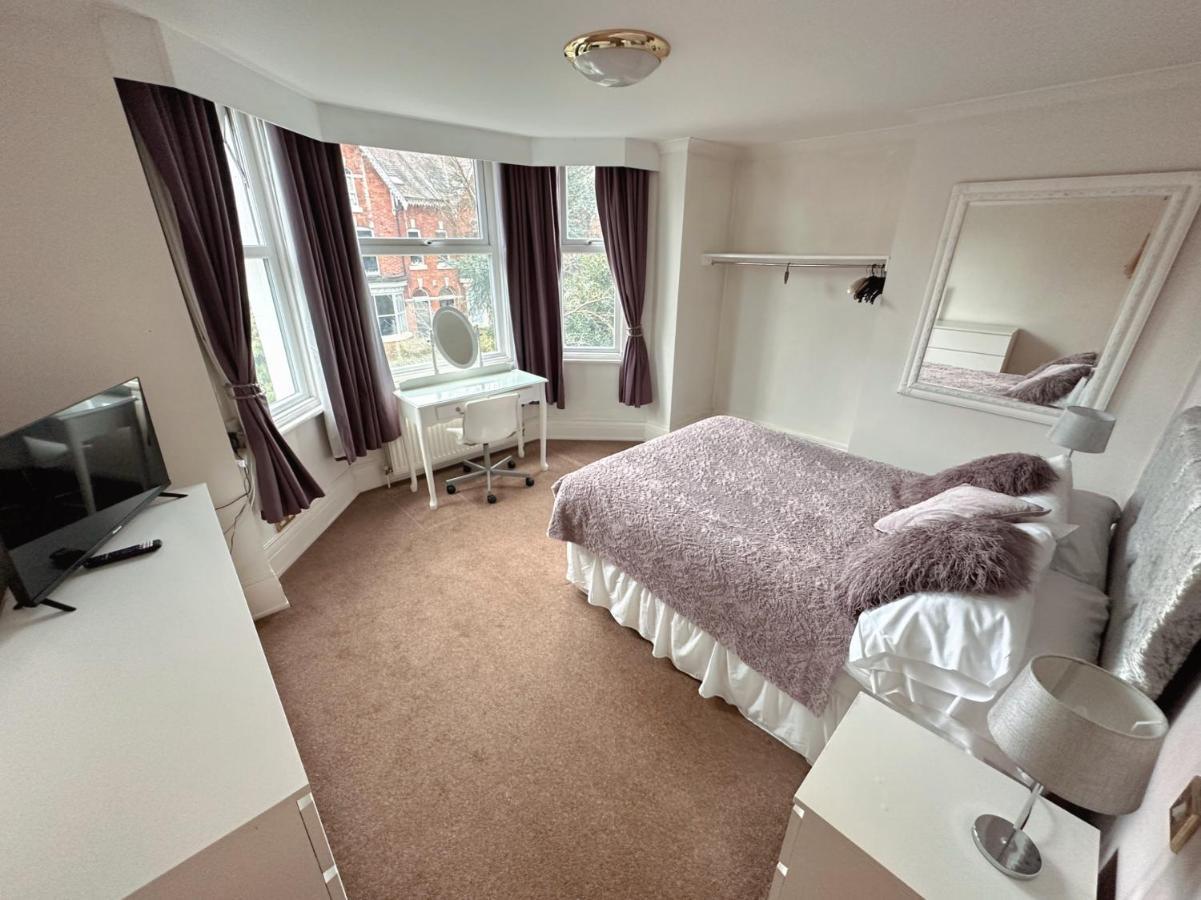 Cheshire Hospitality Ltd Trading As Lennox Lea Studios And Apartments Sale Exterior foto