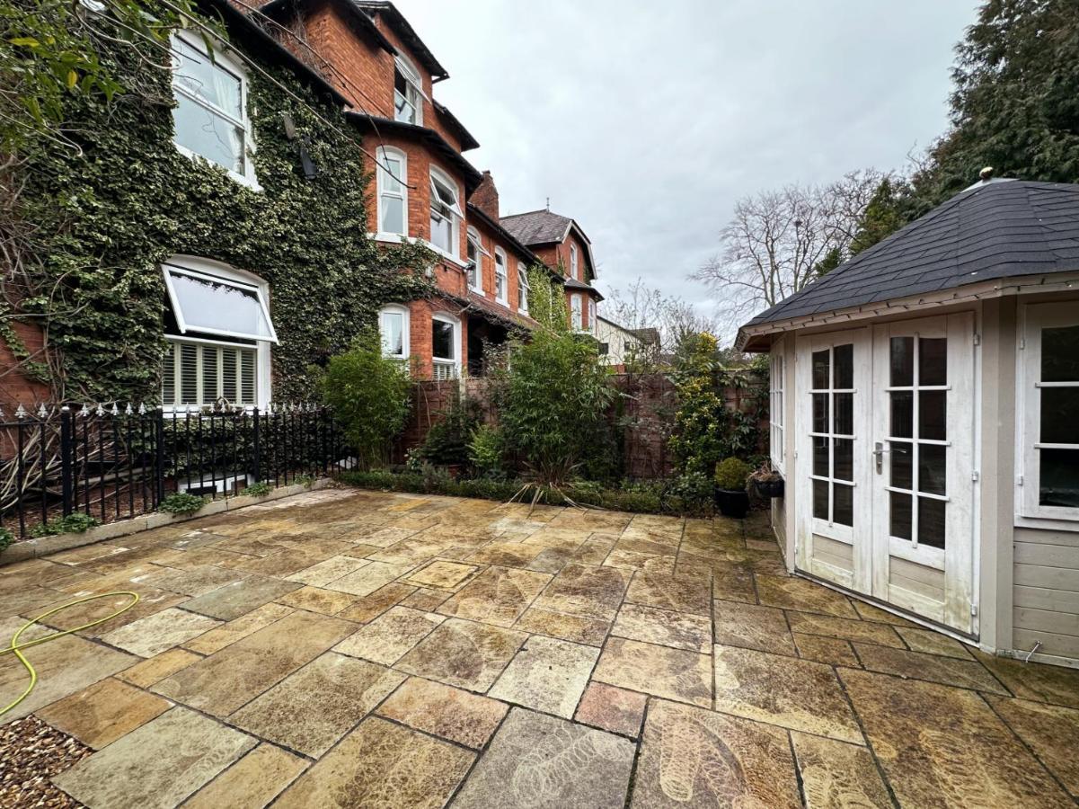 Cheshire Hospitality Ltd Trading As Lennox Lea Studios And Apartments Sale Exterior foto