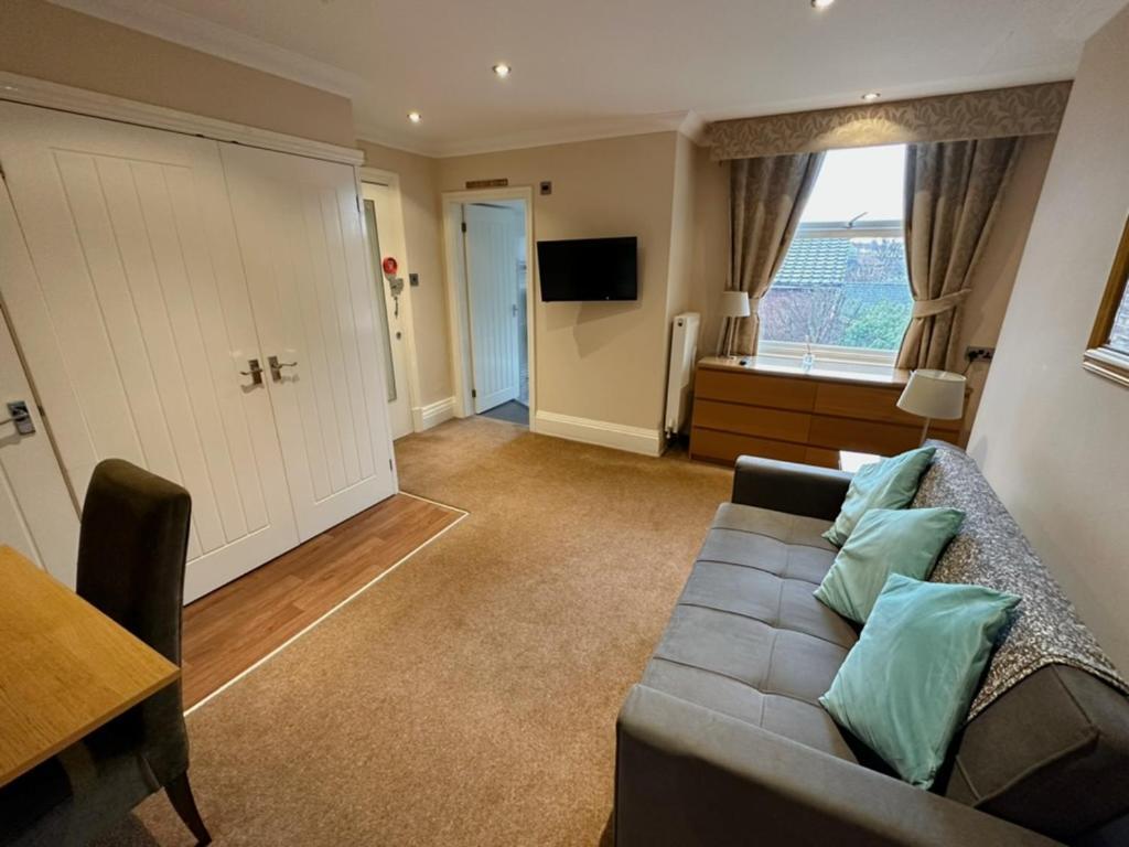Cheshire Hospitality Ltd Trading As Lennox Lea Studios And Apartments Sale Quarto foto