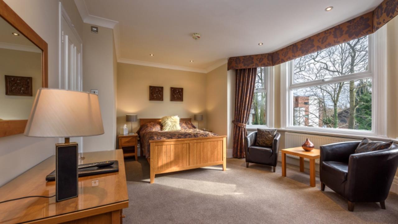 Cheshire Hospitality Ltd Trading As Lennox Lea Studios And Apartments Sale Exterior foto